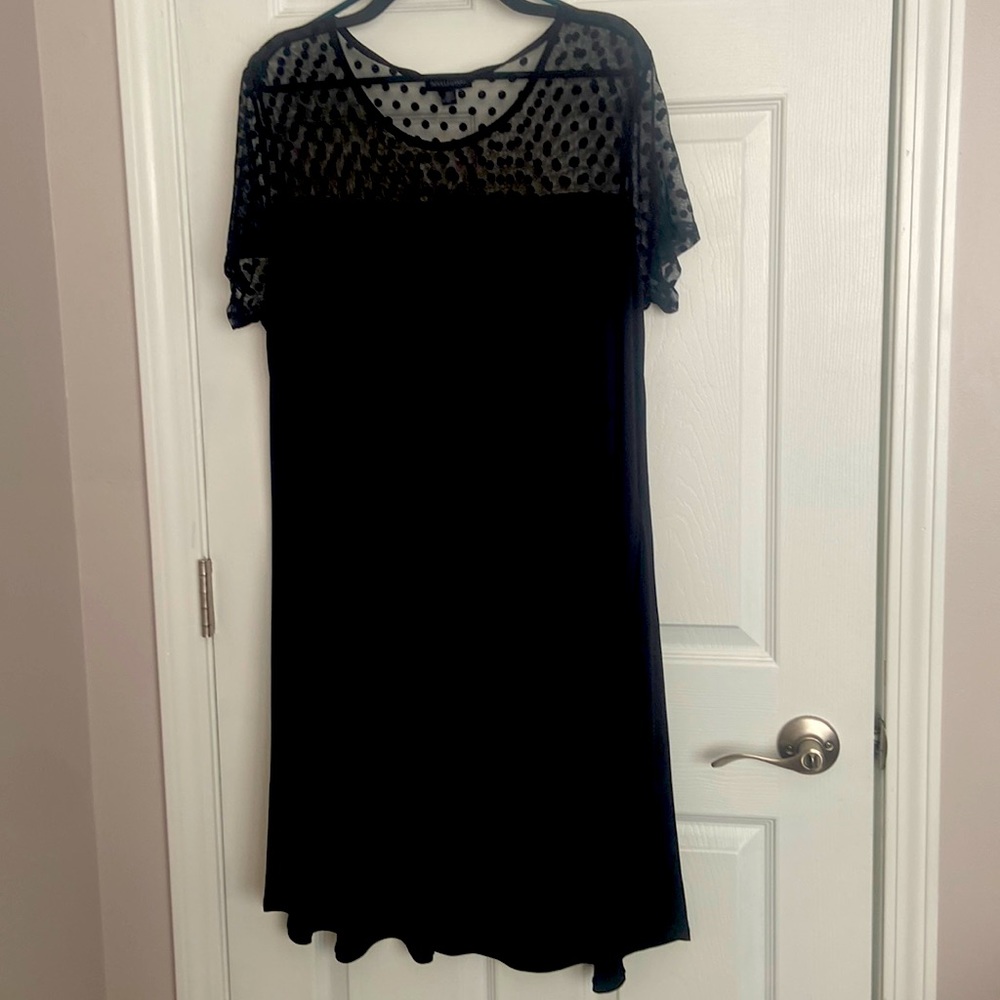 Beautiful NEW black short sleeve dress